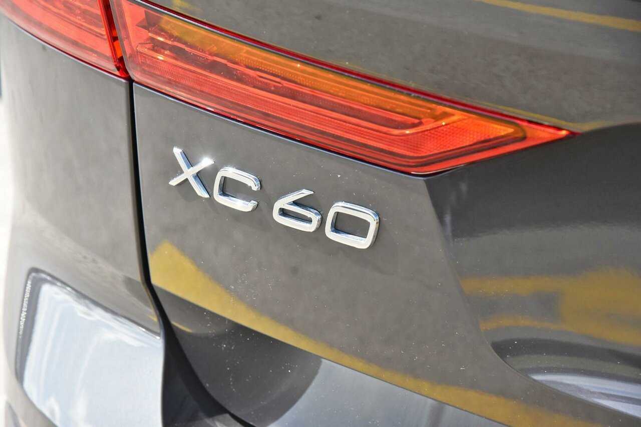 Volvo  XC60 Plus, B5 Mild Hybrid, Petrol