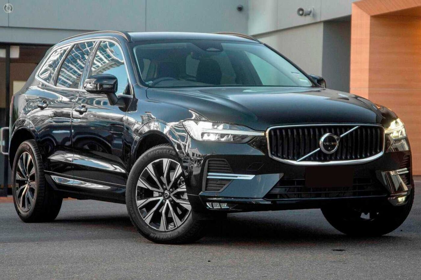 Volvo  XC60 Plus, B5 Mild Hybrid, Petrol