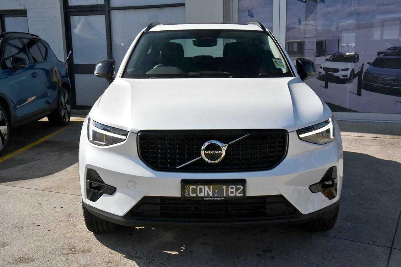 Volvo  XC40 Ultimate, B5 Mild Hybrid, Petrol, Dark