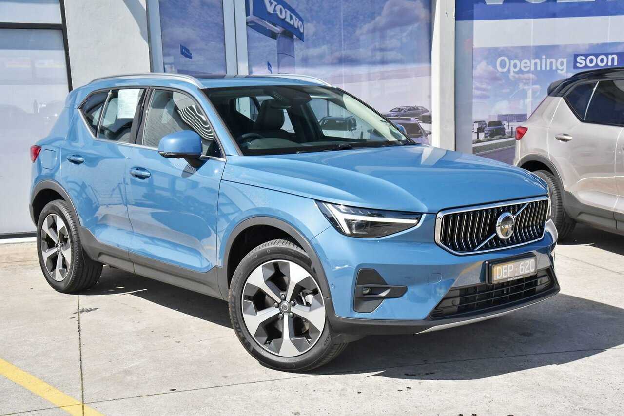 Volvo  XC40 Ultimate, B4 AWD Mild hybrid, Petrol, Bright