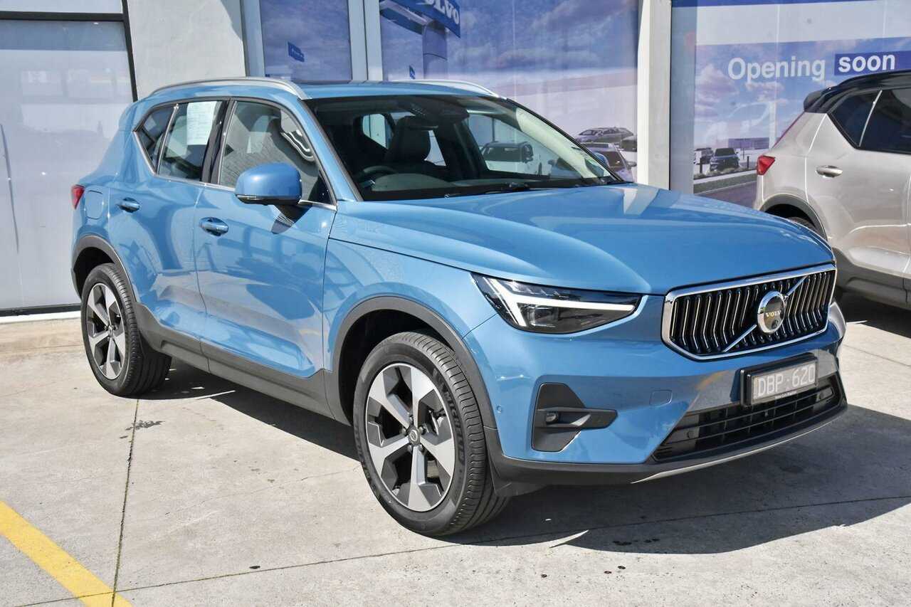 Volvo  XC40 Ultimate, B4 AWD Mild hybrid, Petrol, Bright