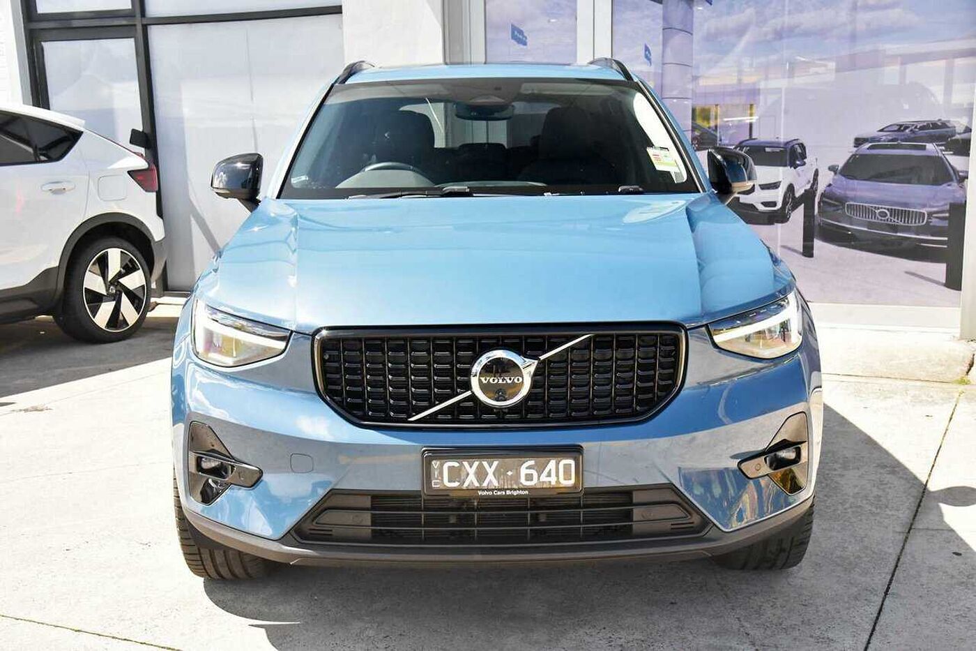 Volvo  XC40 Ultimate, B5 Mild Hybrid, Petrol, Dark