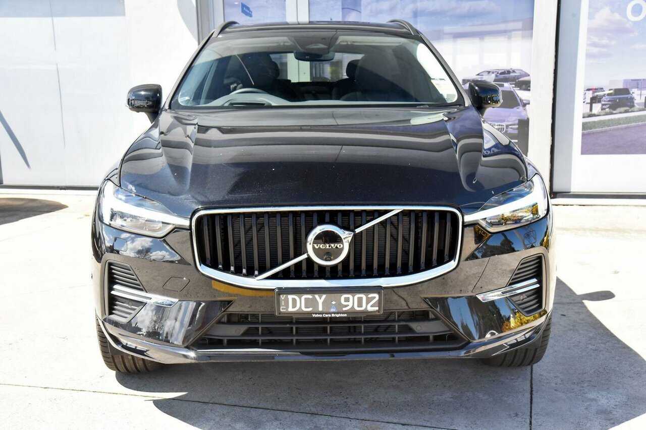 Volvo  XC60 Plus, B5 Mild Hybrid, Petrol