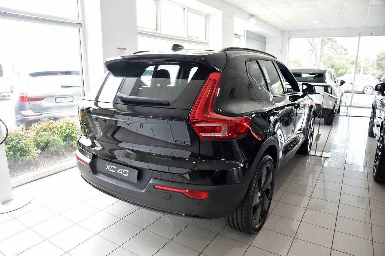 Volvo  XC40 Black Edition Ultra, B4 AWD Mild hybrid, Petrol