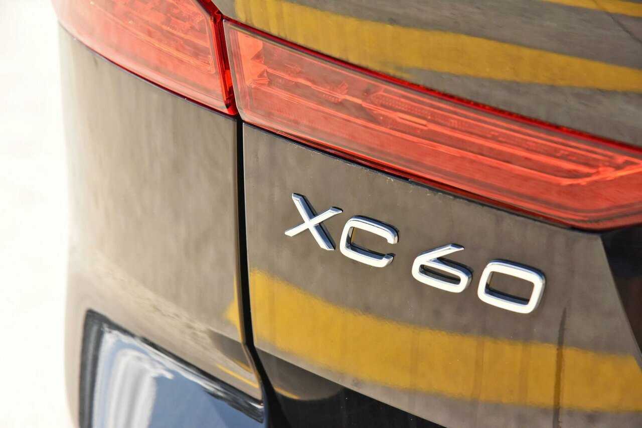 Volvo  XC60 Ultimate, B6 Mild Hybrid, Petrol, Dark