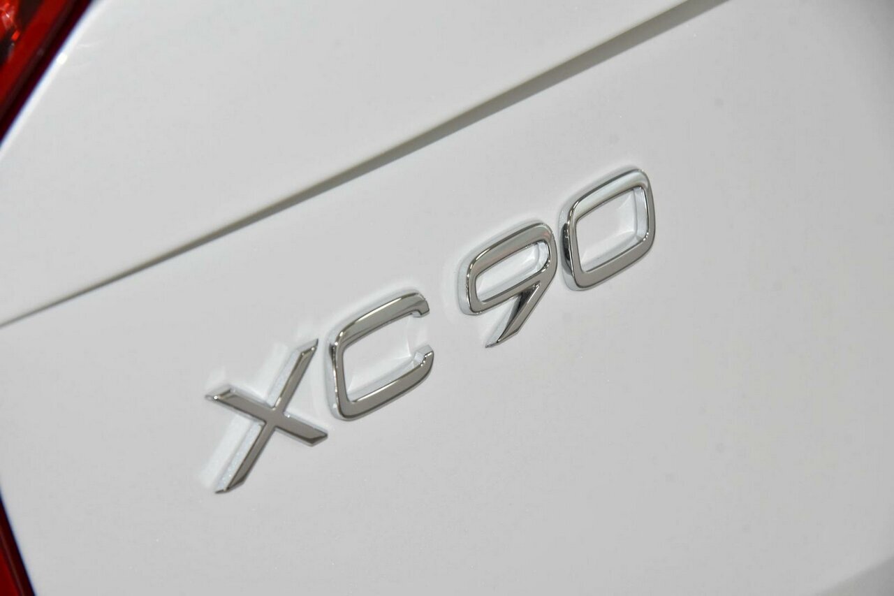 Volvo  XC90 Recharge Ultimate, T8 AWD Plug-in hybrid, Electric/Petrol, Dark, 7 Seats