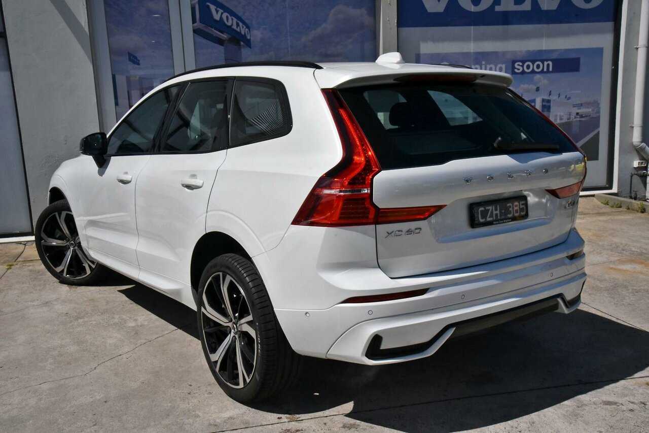 Volvo  XC60 Ultimate, B6 AWD mild hybrid, Petrol, Dark
