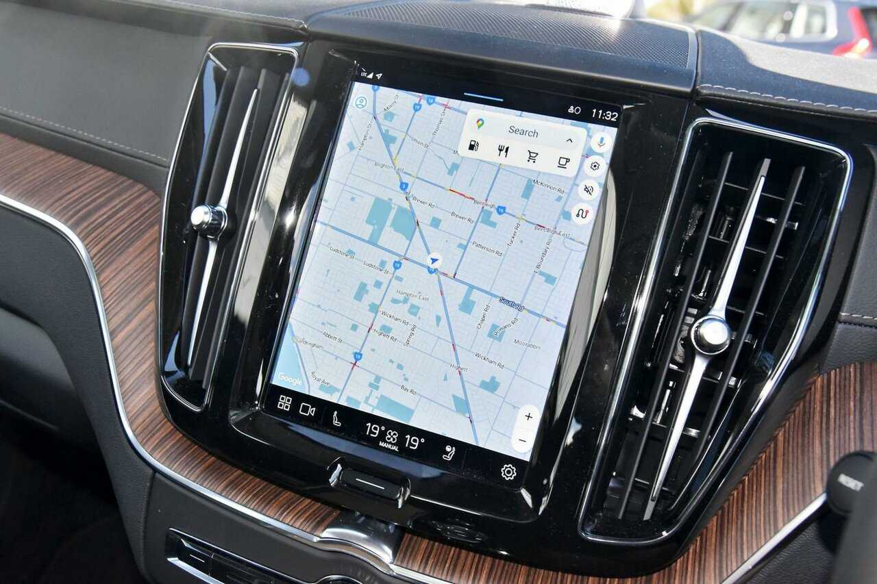 Volvo  XC60 Ultimate, B6 AWD mild hybrid, Petrol, Dark