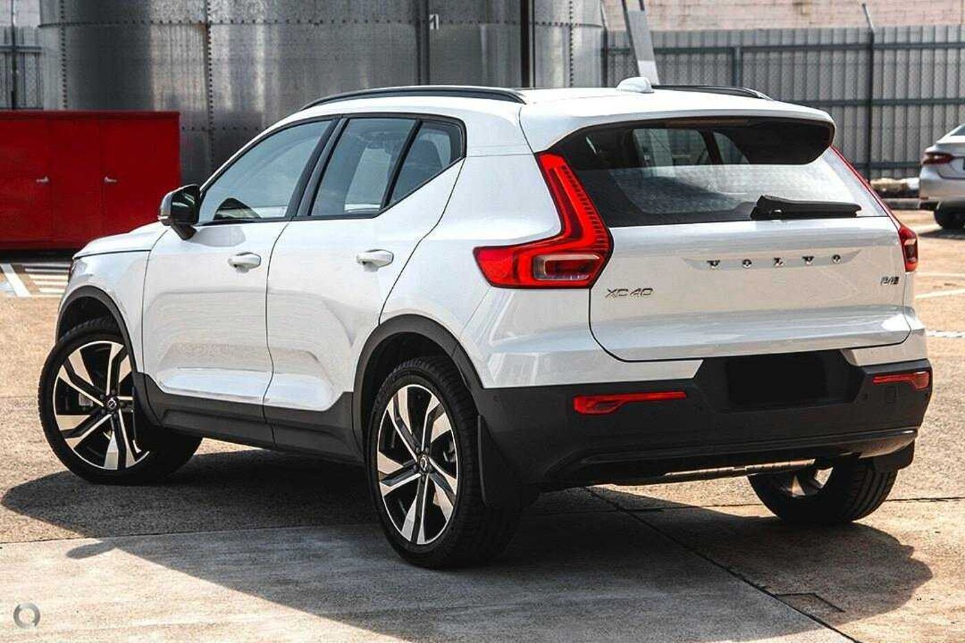 Volvo  XC40 Ultimate, B4 AWD Mild hybrid, Petrol, Dark