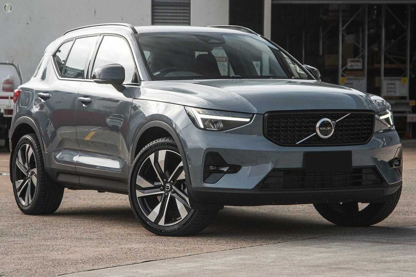 Volvo  XC40 Ultimate, B5 Mild Hybrid, Petrol, Dark