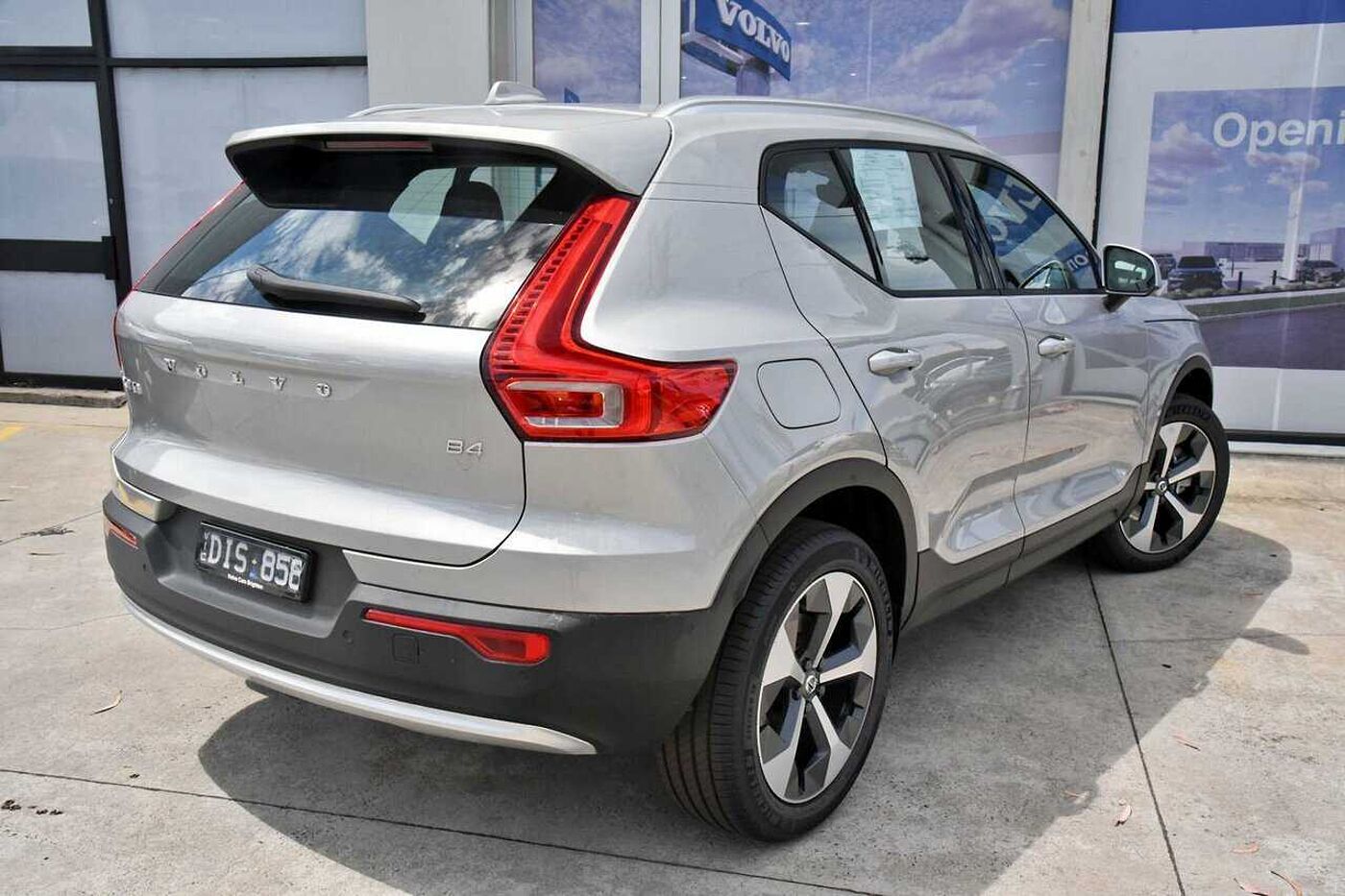 Volvo  XC40 Plus, B4 Mild hybrid, Petrol