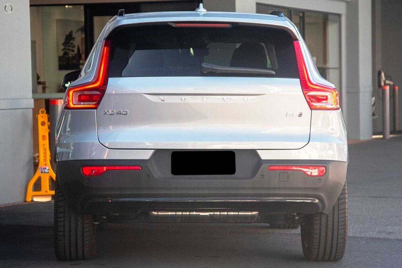 Volvo  XC40 Ultimate, B5 Mild Hybrid, Petrol, Dark