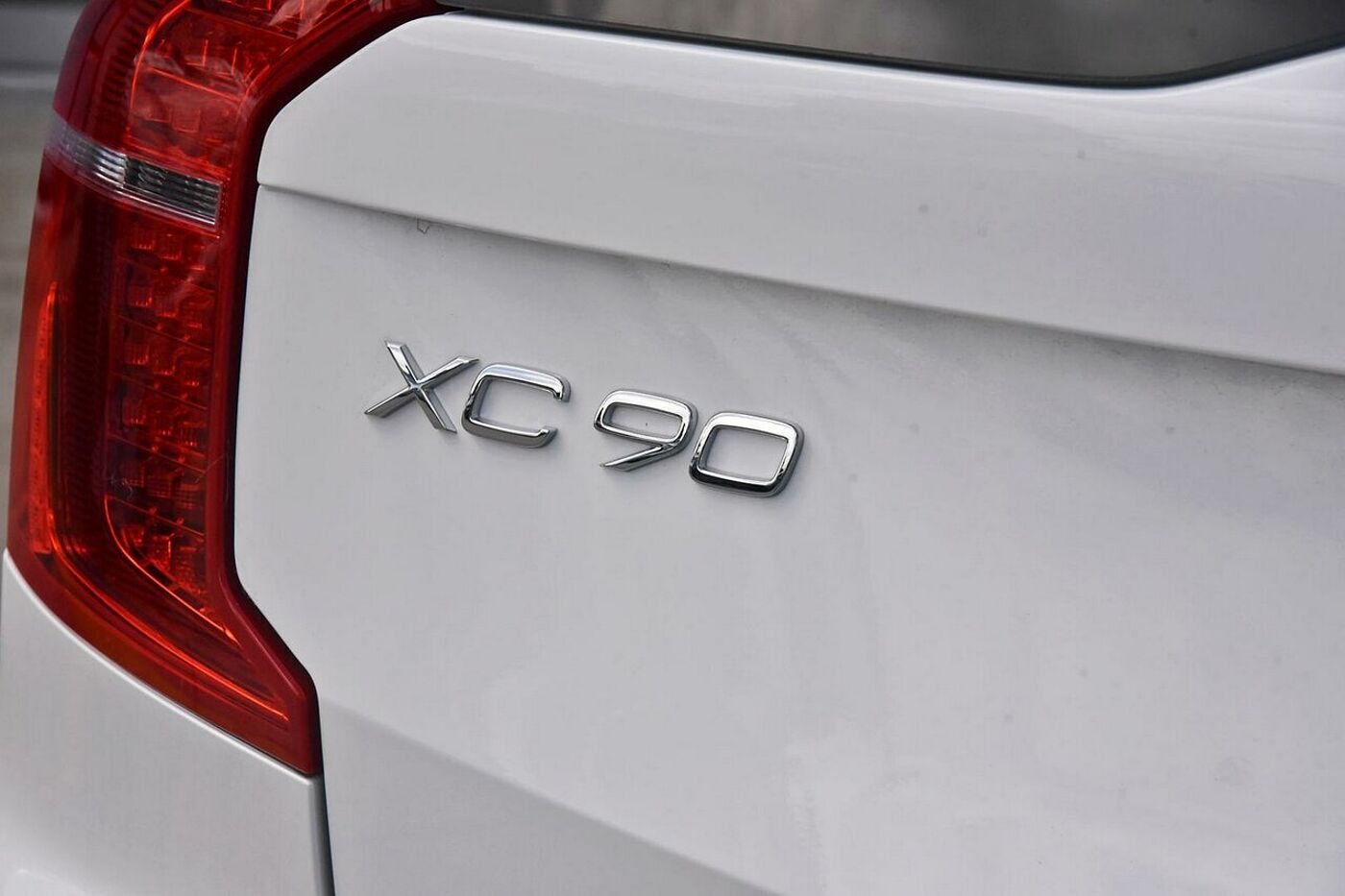 Volvo  XC90 Recharge Ultimate, T8 AWD Plug-in hybrid, Electric/Petrol, Dark, 7 Seats