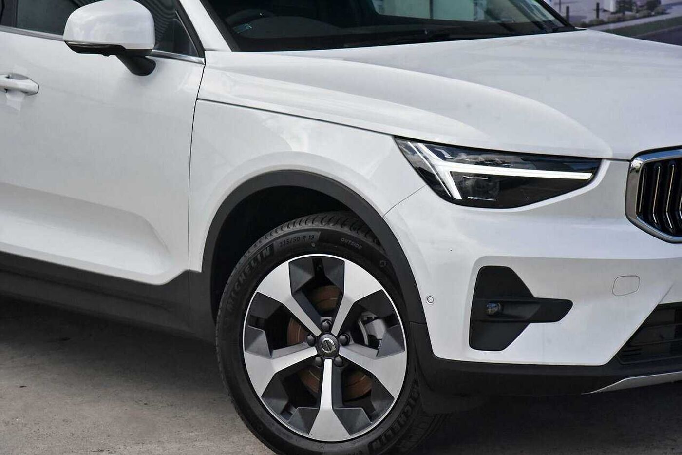 Volvo  XC40 Ultra, B4 AWD Mild hybrid, Petrol, Bright