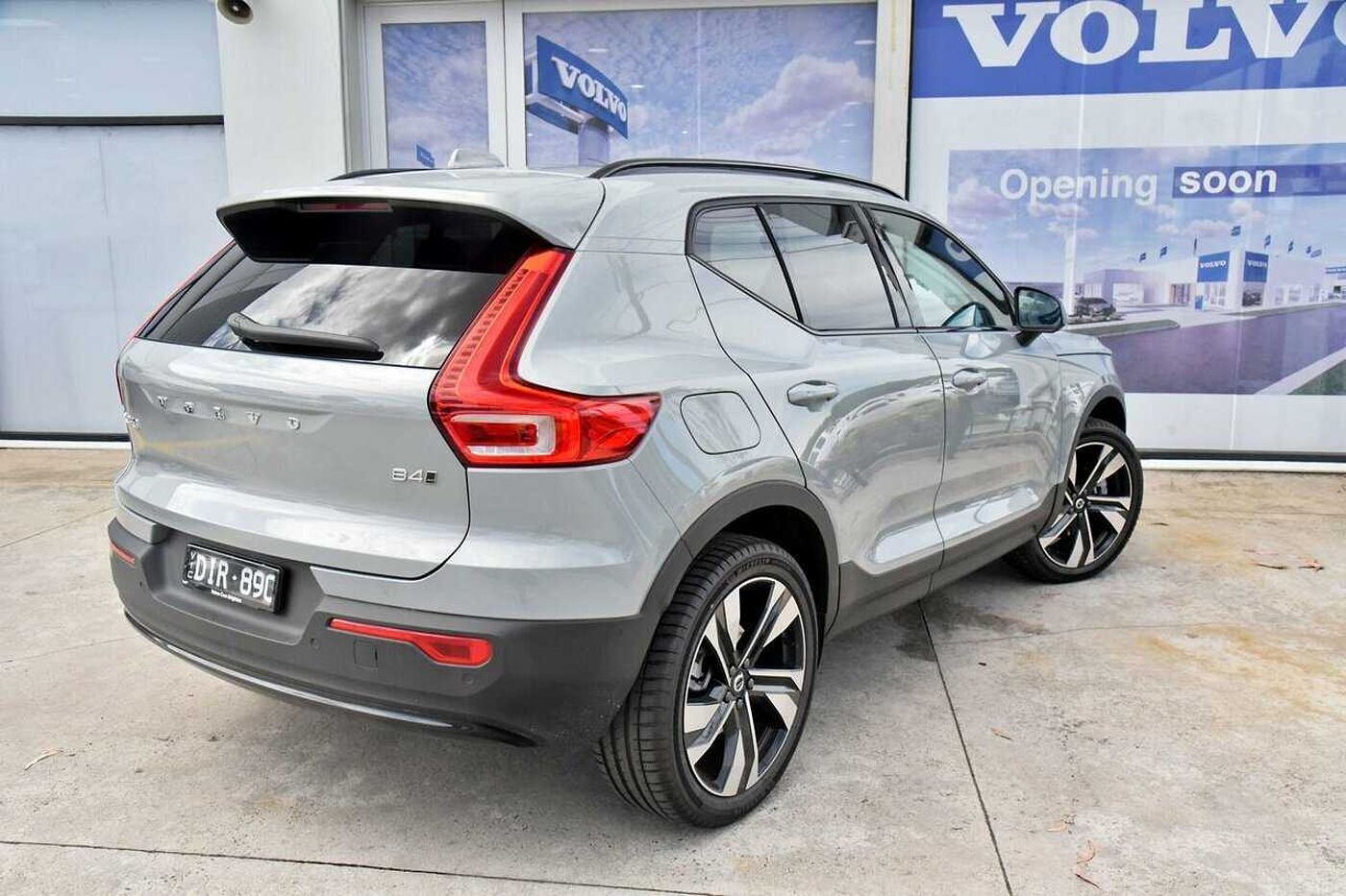 Volvo  XC40 Ultra, B4 AWD Mild hybrid, Petrol, Dark