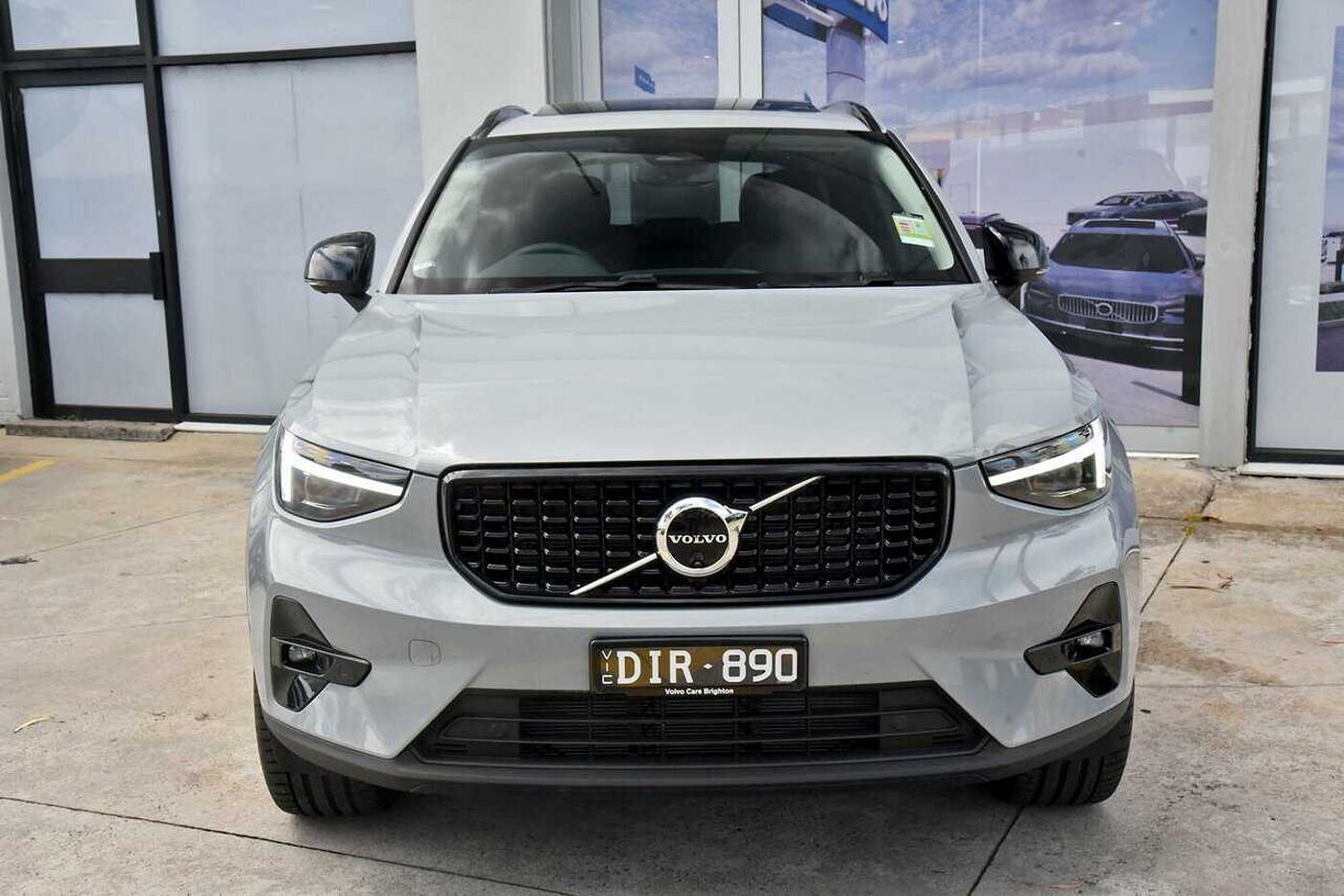 Volvo  XC40 Ultra, B4 AWD Mild hybrid, Petrol, Dark