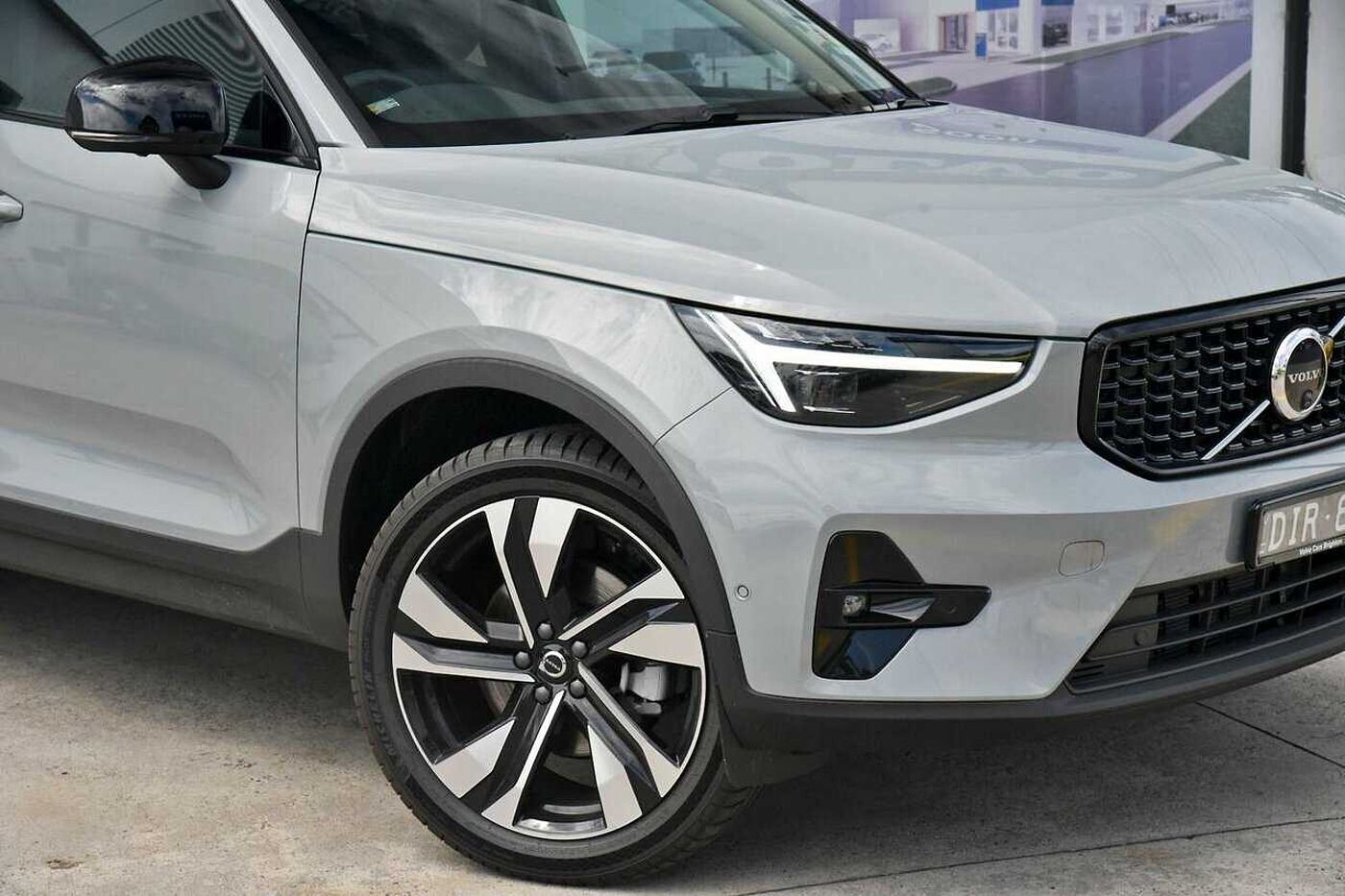 Volvo  XC40 Ultra, B4 AWD Mild hybrid, Petrol, Dark