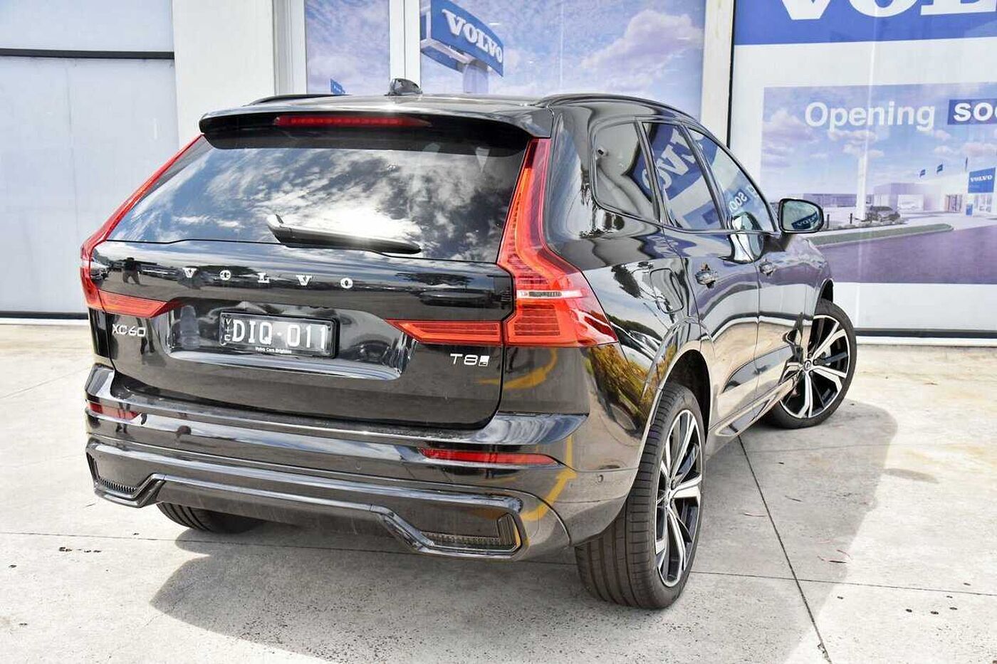 Volvo  XC60 Ultra, T8 AWD Plug-in hybrid, Electric/Petrol, Dark