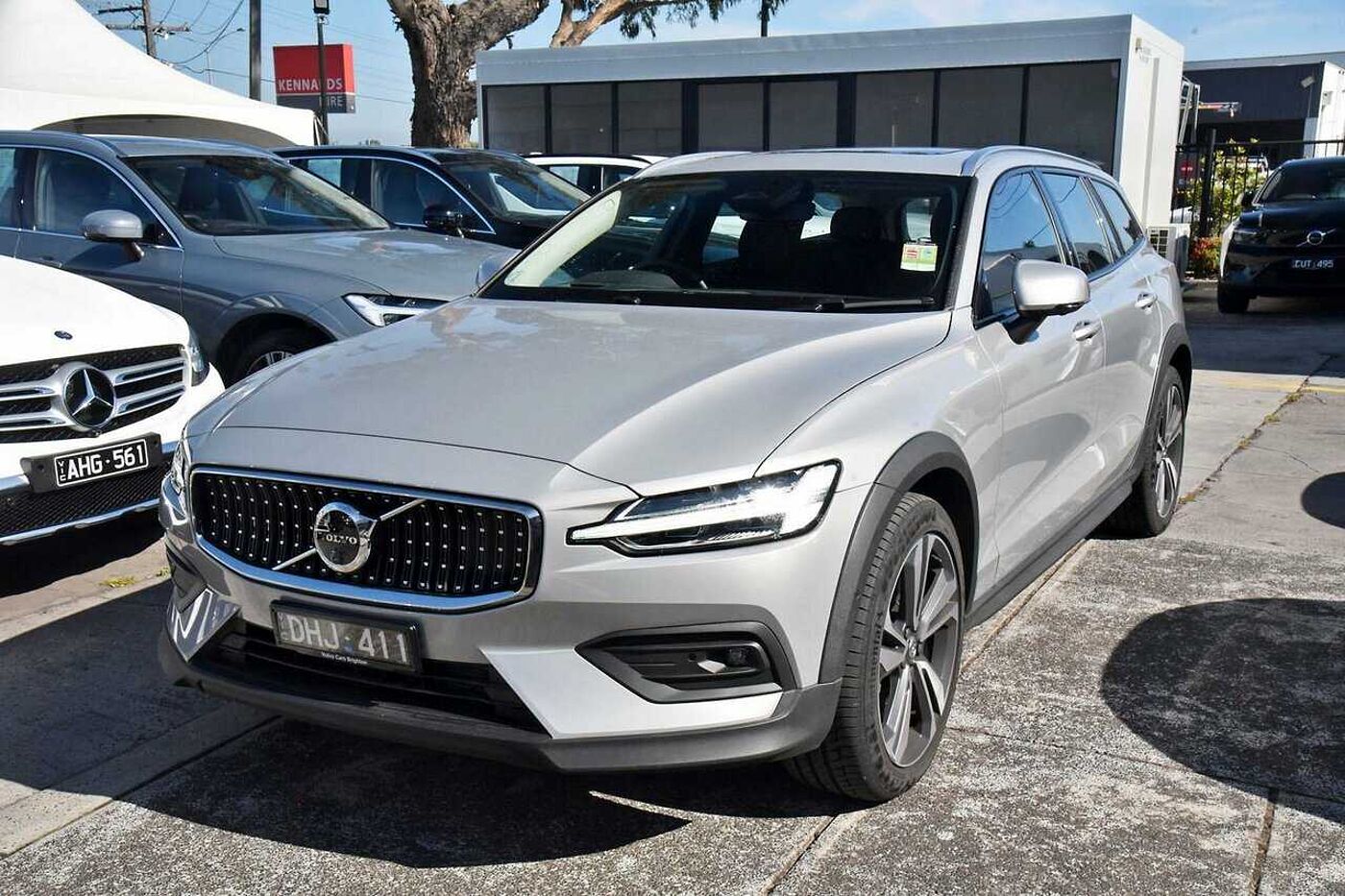 Volvo  V60 Cross Country Ultimate, B5 AWD Mild hybrid, Petrol, Bright