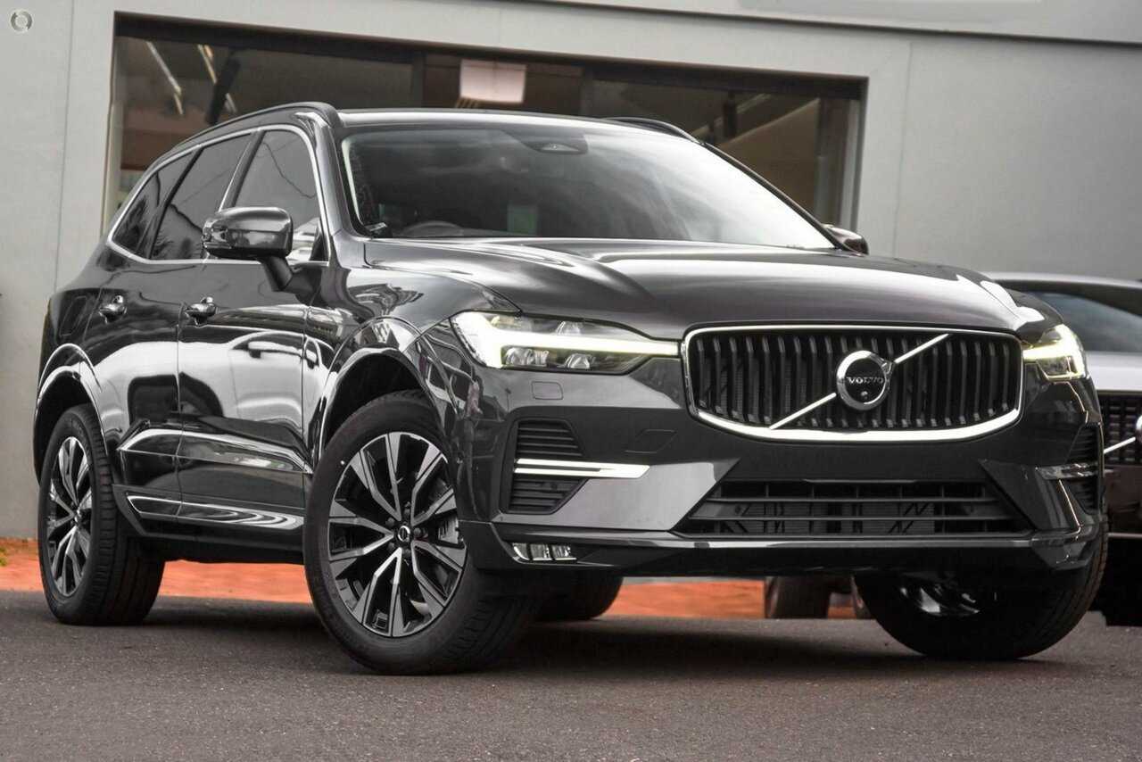 Volvo  XC60 Plus, B5 AWD Mild hybrid, Petrol