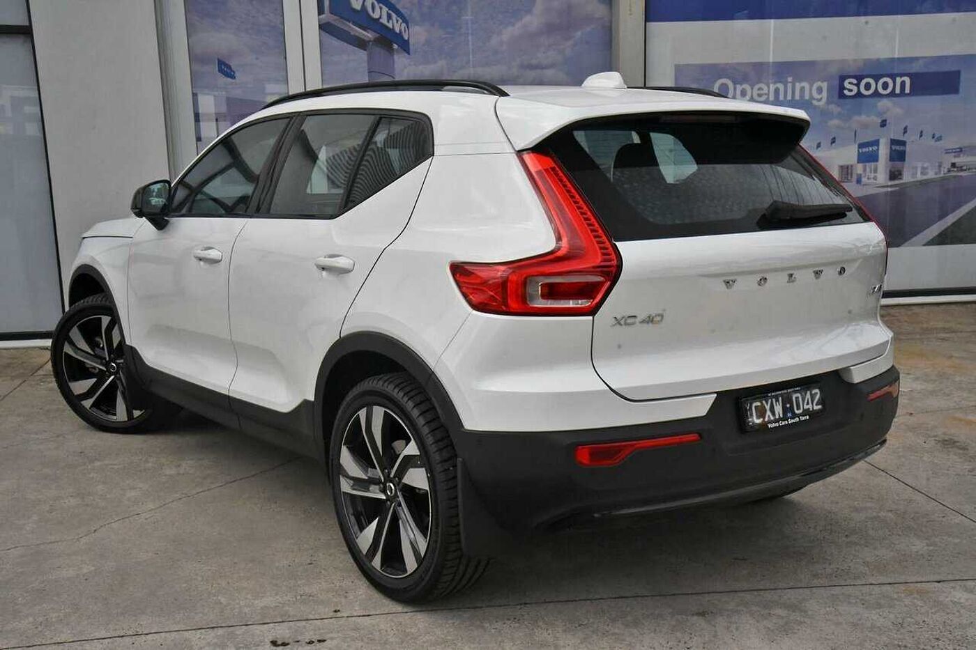 Volvo  XC40 Ultimate, B4 AWD Mild hybrid, Petrol, Dark