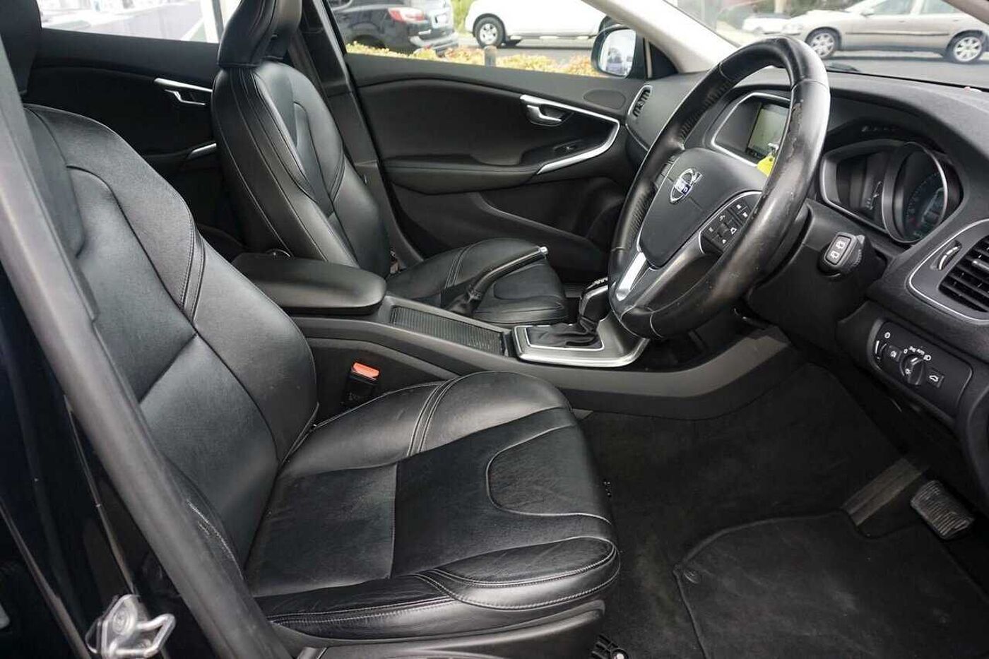 Volvo  V40 T4 Luxury