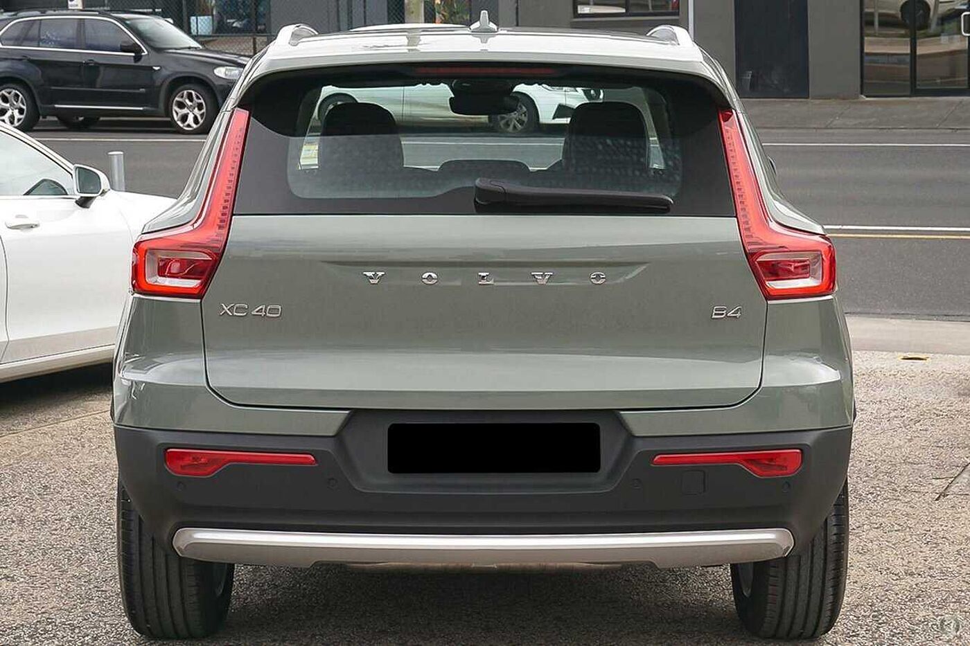 Volvo  XC40 Plus, B4 Mild hybrid, Petrol