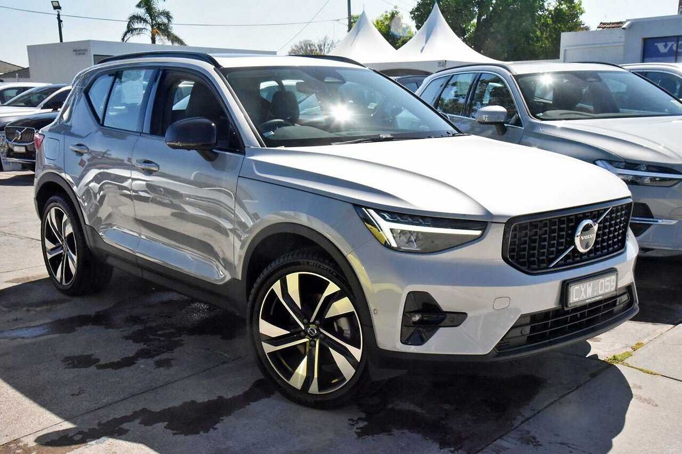 Volvo  XC40 Ultimate, B5 Mild Hybrid, Petrol, Dark