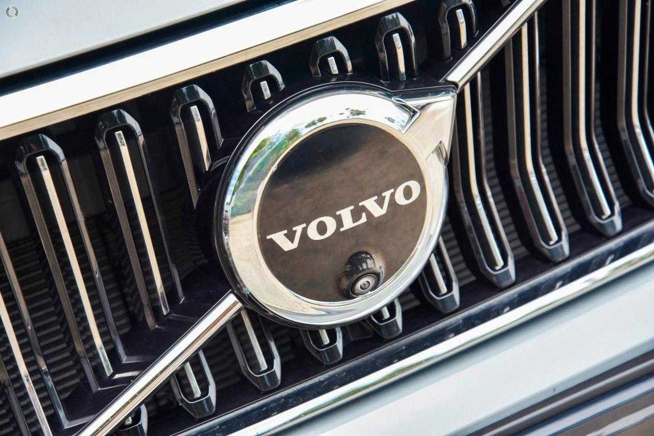 Volvo  XC40 Ultra, B4 AWD Mild hybrid, Petrol, Bright