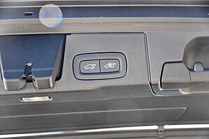 Volvo  XC60 Ultimate, B6 AWD mild hybrid, Petrol, Dark