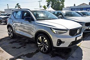 Volvo  XC40 Ultimate, B5 Mild Hybrid, Petrol, Dark