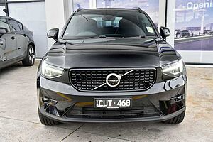 Volvo  XC40 Ultimate, B5 Mild Hybrid, Petrol, Dark