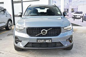 Volvo  XC40 Ultimate, B5 Mild Hybrid, Petrol, Dark