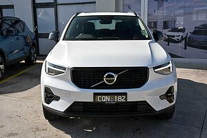 Volvo  XC40 Ultimate, B5 Mild Hybrid, Petrol, Dark