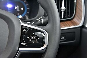 Volvo  XC60 Ultimate, B6 Mild Hybrid, Petrol, Dark