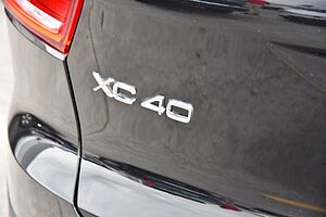 Volvo  XC40 Ultimate, B5 Mild Hybrid, Petrol, Dark