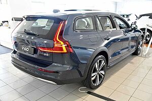 Volvo  V60 Cross Country Ultimate, B5 AWD Mild hybrid, Petrol, Bright