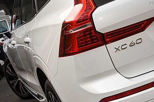 Volvo  XC60 Ultimate, B6 Mild Hybrid, Petrol, Dark