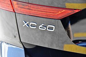 Volvo  XC60 Ultimate, B6 Mild Hybrid, Petrol, Dark