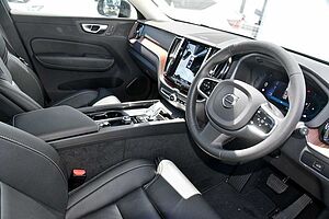 Volvo  XC60 Ultimate, B6 Mild Hybrid, Petrol, Dark