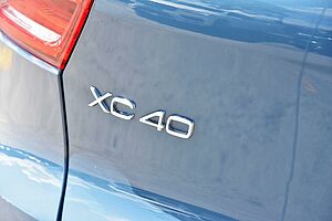 Volvo  XC40 Ultimate, B5 Mild Hybrid, Petrol, Dark