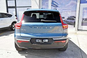 Volvo  XC40 Ultimate, B5 Mild Hybrid, Petrol, Dark