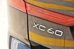 Volvo  XC60 Ultimate, B6 Mild Hybrid, Petrol, Dark