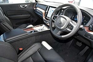 Volvo  XC60 Ultimate, B5 Mild Hybrid, Petrol, Bright