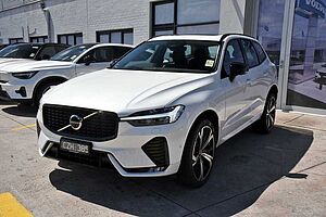 Volvo  XC60 Ultimate, B6 AWD mild hybrid, Petrol, Dark
