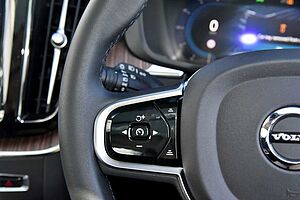 Volvo  XC60 Ultimate, B6 AWD mild hybrid, Petrol, Dark