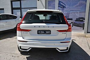 Volvo  XC60 Ultimate, B6 AWD mild hybrid, Petrol, Dark