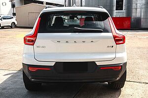 Volvo  XC40 Ultimate, B4 AWD Mild hybrid, Petrol, Dark