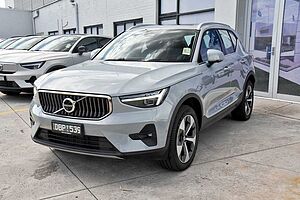 Volvo  XC40 Ultimate, B4 AWD Mild hybrid, Petrol, Bright