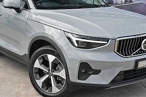 Volvo  XC40 Ultimate, B4 AWD Mild hybrid, Petrol, Bright